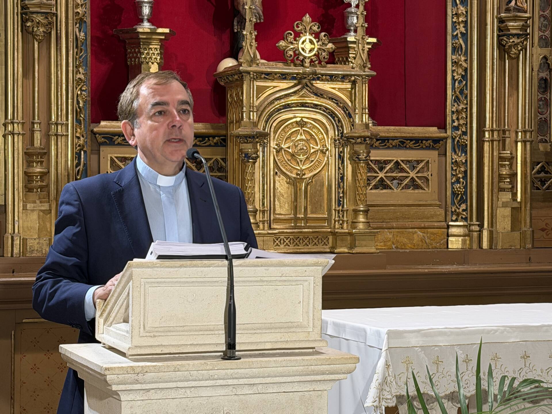 Arranca la V Edición de las 12 horas de lectura continua de la Biblia 2 catedral-burgos-v-edición-12-horas-lectura-continua-biblia_00003