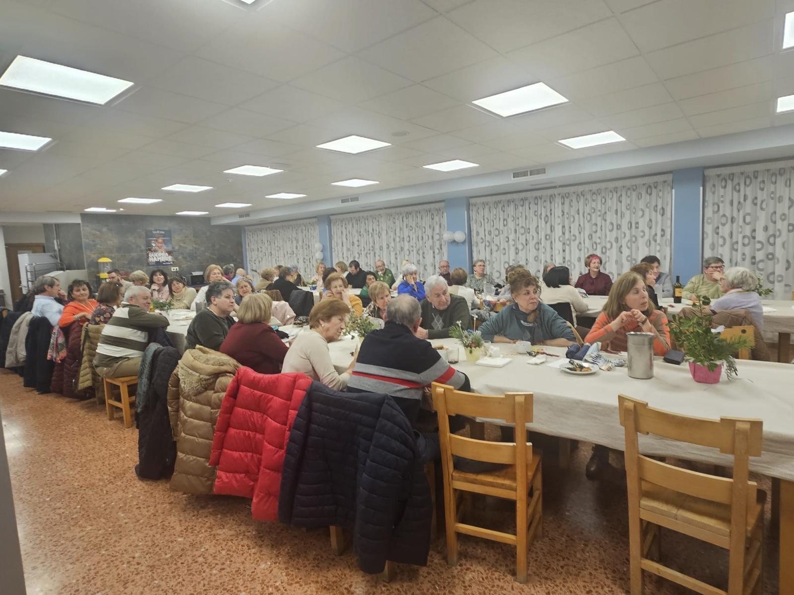 La cena solidaria de Manos Unidas reúne a un centenar de comensales en Miranda de Ebro 1 cena-solidaria-manos-unidas-miranda-ebro_00002