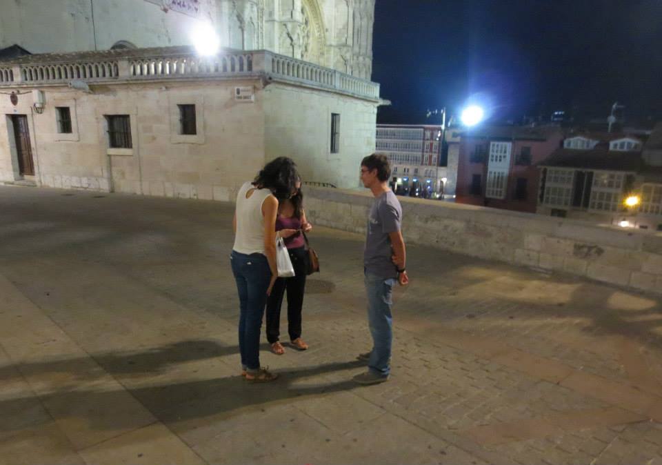 Centinelas de la mañana encenderán de nuevo «una luz en la noche» 1 Los jóvenes salen a las calles de ambiente para hablar de Jesús a otros jóvenes.