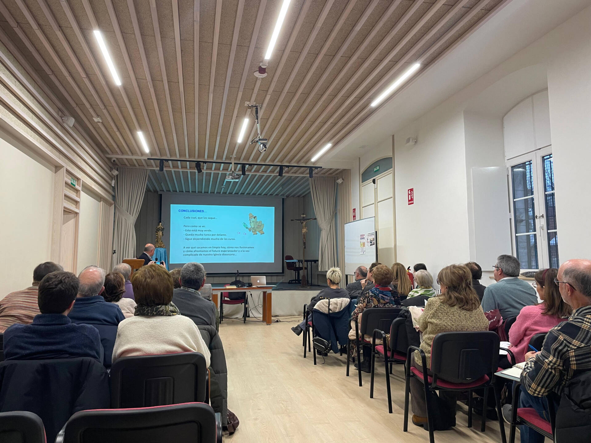 Centrar el proceso en la persona y saber escuchar, claves en el acompañamiento 7 Centrar el proceso en la persona, clave en el acompañamiento a grupos de vida