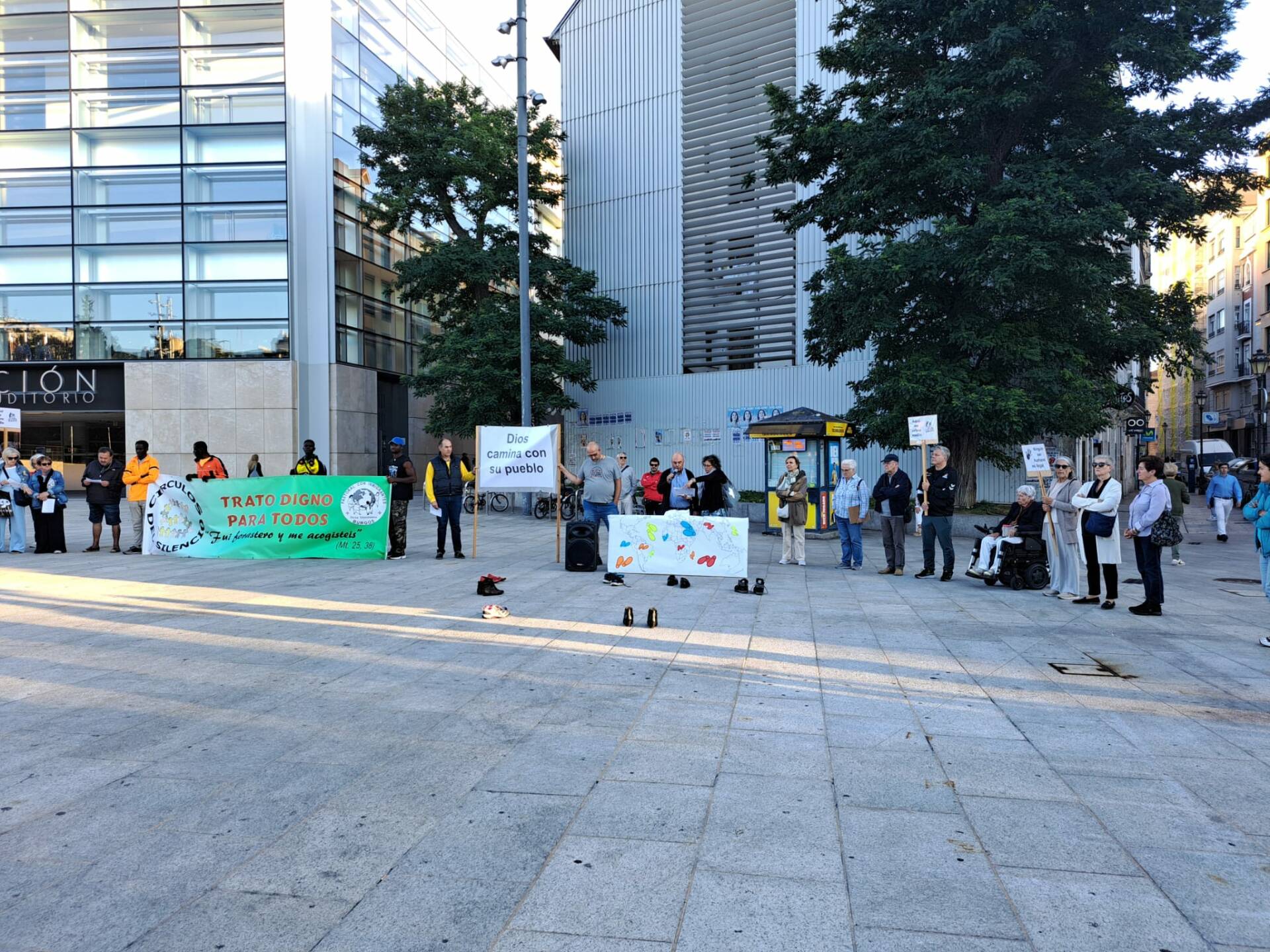 El Círculo de Silencio reclama «seguir caminando juntos» 3 circulo-silencio-sept-24_03