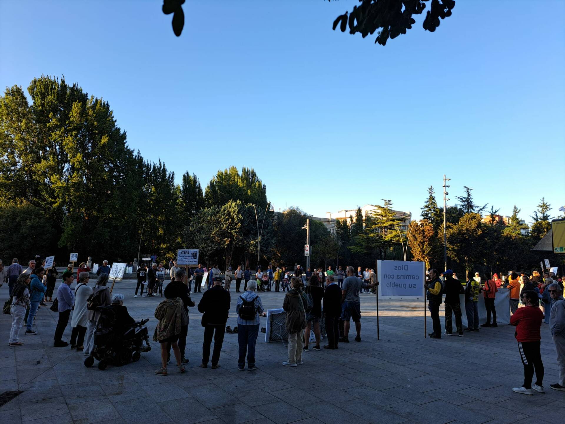 El Círculo de Silencio reclama «seguir caminando juntos» 4 circulo-silencio-sept-24_04