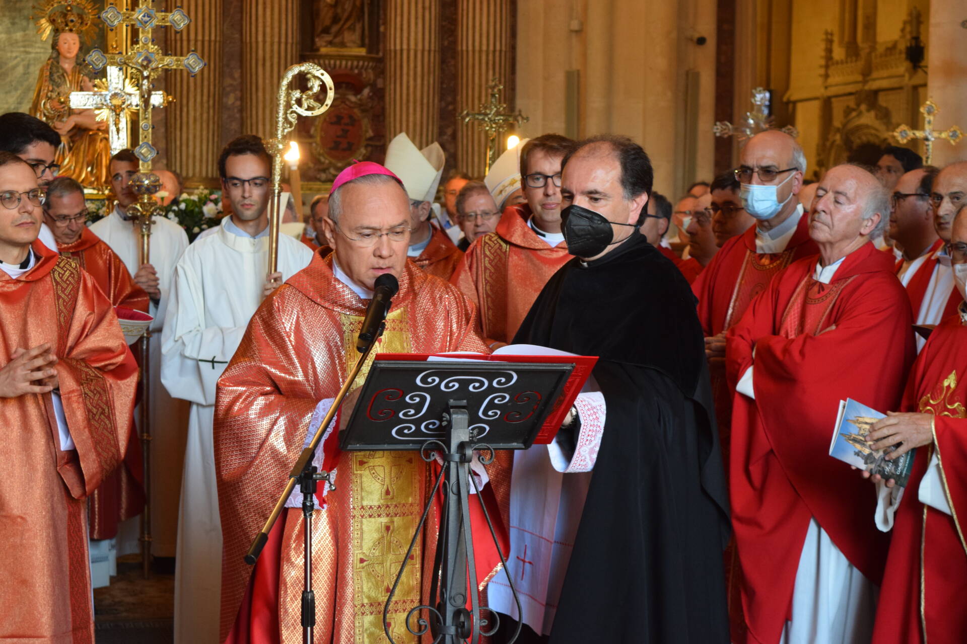 La Iglesia en Burgos pone fin al Año Jubilar con el deseo de renovar «la tarea misionera y evangelizadora» 3 Clausura Año Jubilar de la Catedral de Burgos
