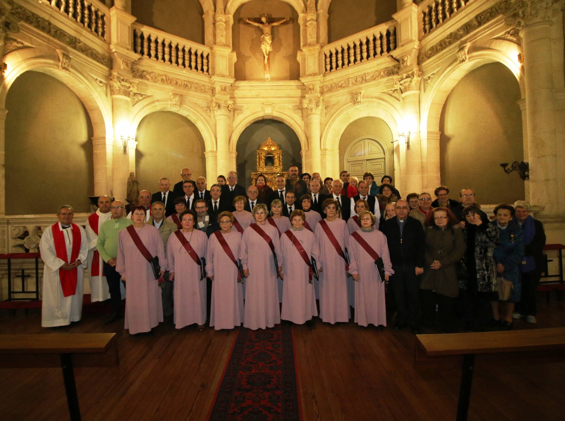 La oración y la música clausuran la Semana del Cofrade 1 cofrades coro