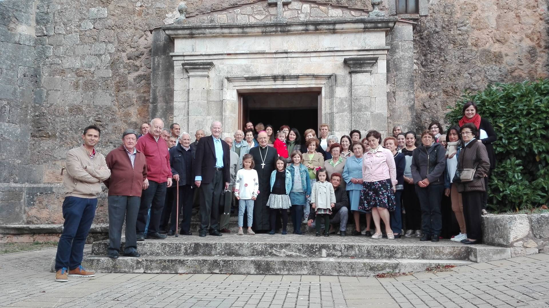 El arzobispo realiza la visita canónica a los pueblos del entorno de Cogollos 1 cogollos 3