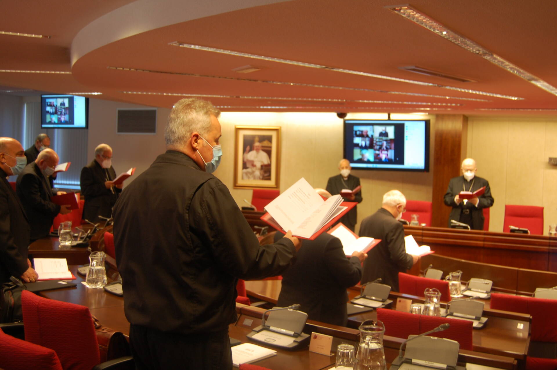 Don Mario Iceta participa en la reunión de la Comisión Permanente de la CEE 1 comisión permanente cee