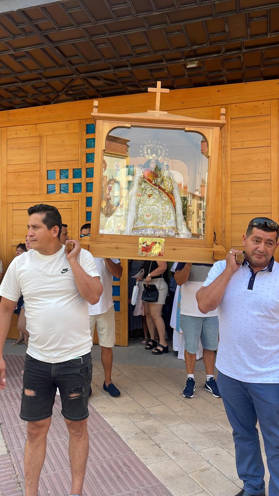Las comunidades ecuatorianas celebran a la Virgen del Cisne en Miranda y Aranda 12 comunidades-ecuatorianas-virgen-cisne-aranda_01