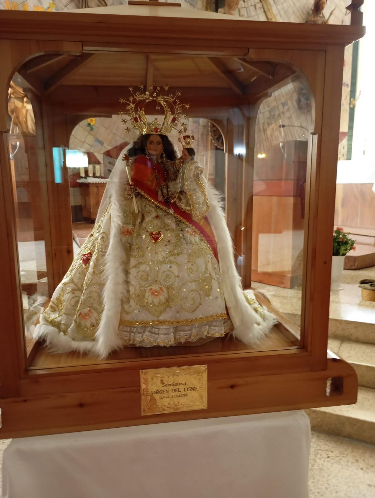 Las comunidades ecuatorianas celebran a la Virgen del Cisne en Miranda y Aranda 13 comunidades-ecuatorianas-virgen-cisne-aranda_03