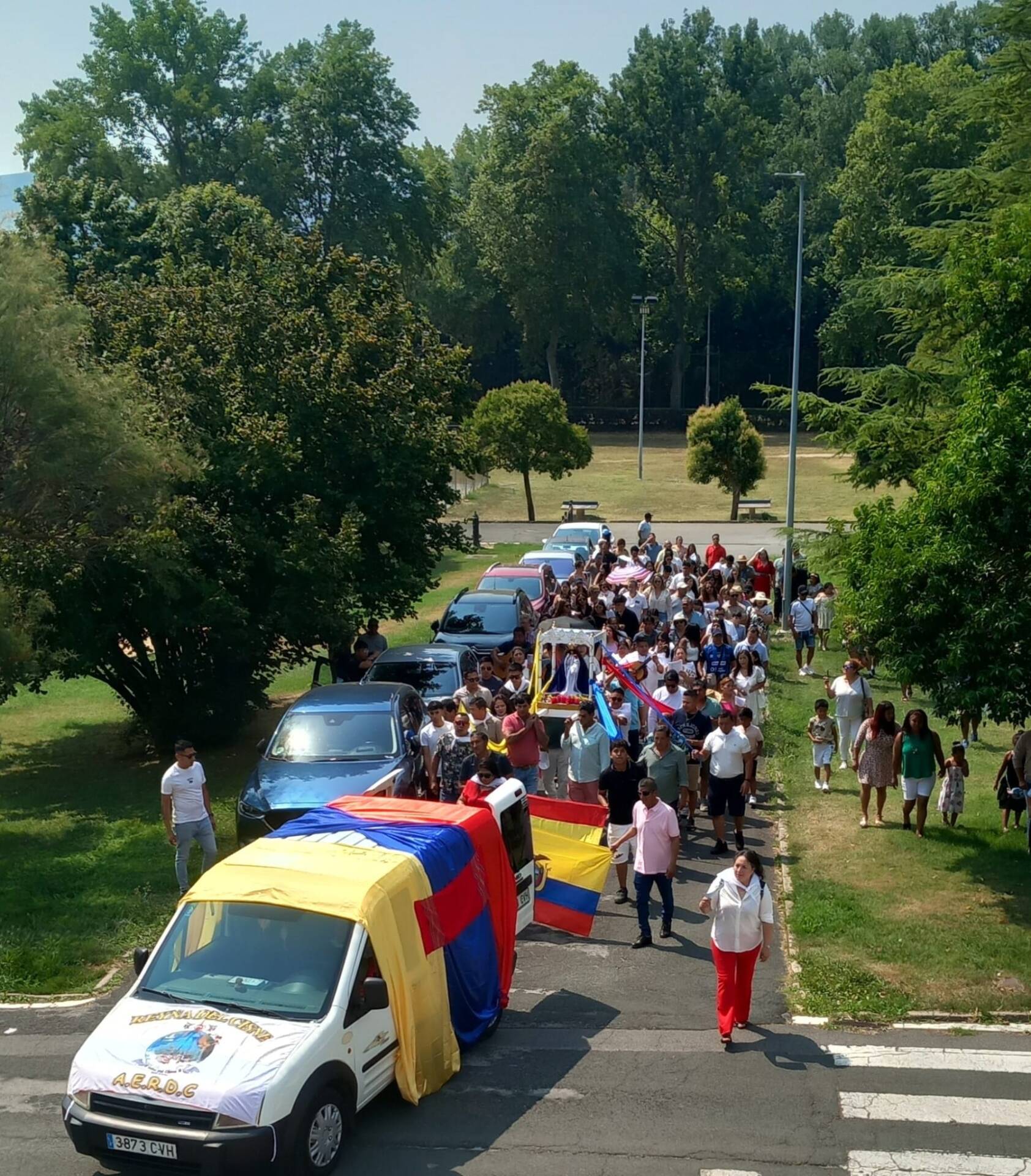 Las comunidades ecuatorianas celebran a la Virgen del Cisne en Miranda y Aranda 3 comunidades-ecuatorianas-virgen-cisne-miranda_03