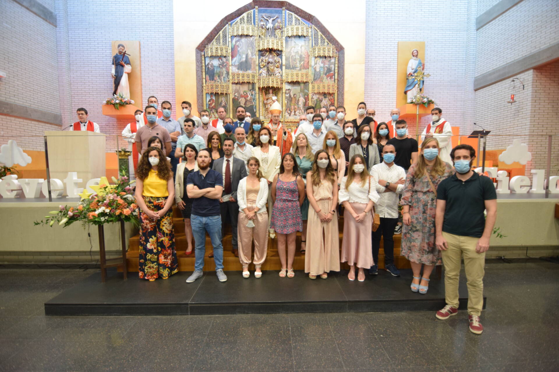 «En armonía con Dios, con nosotros mismos, con los demás y la naturaleza» 1 confirmacion adultos covid_31