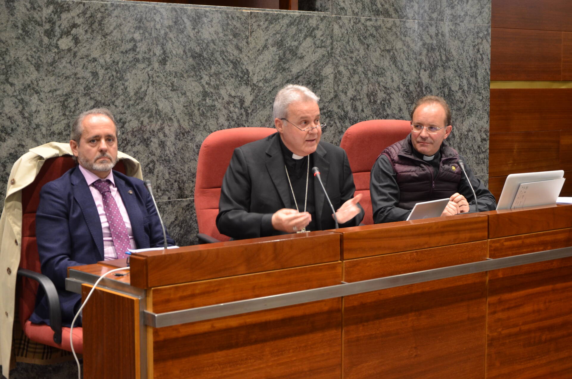 Ars Burgensis y el SAMIC protagonizan el último Consejo Presbiteral Diocesano del curso 2 consejo-presbiteral-burgos-ars-burgensis_00003