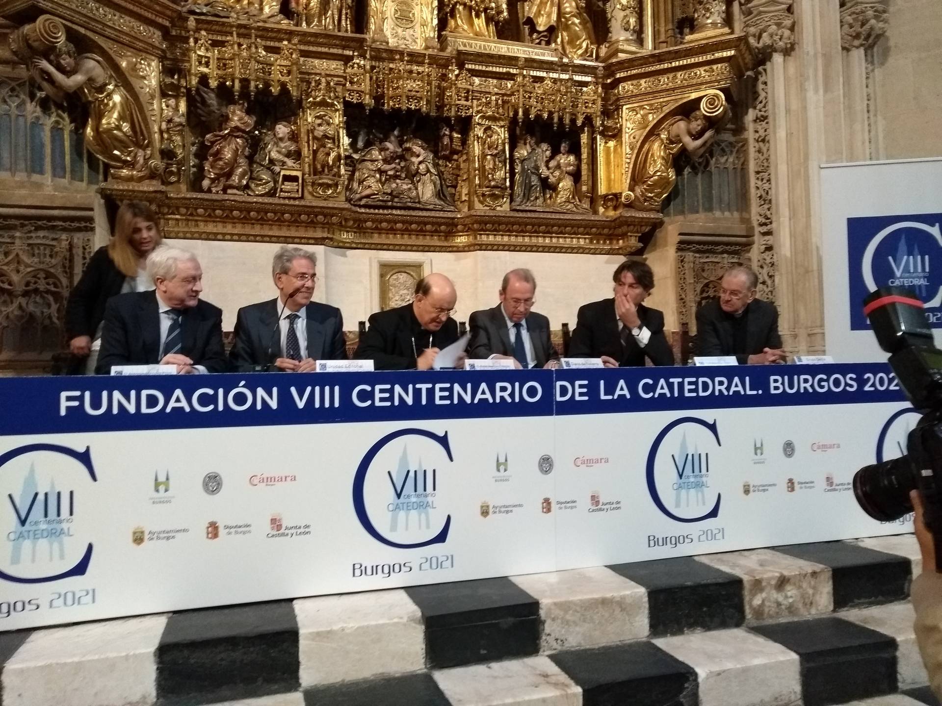 Tres empresas de comunicación más se comprometen a difundir las actividades del VIII Centenario de la Catedral 1 convenio fundacion8
