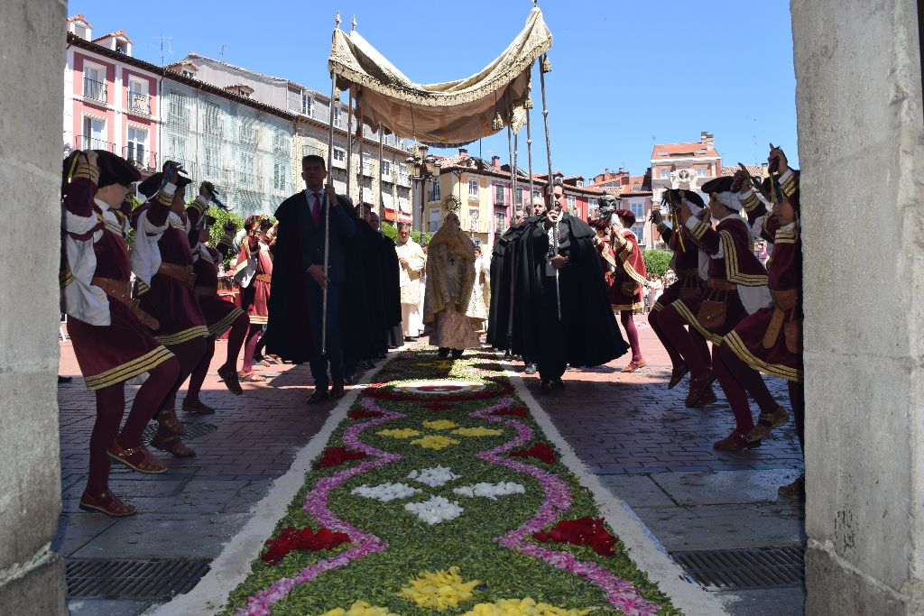 La caridad, «prueba de una fe eucarística adulta» 2 corpus-christi-burgos_24.jpg