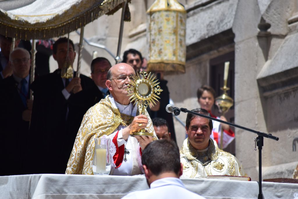 La caridad, «prueba de una fe eucarística adulta» 4 corpus-christi-burgos_44.jpg