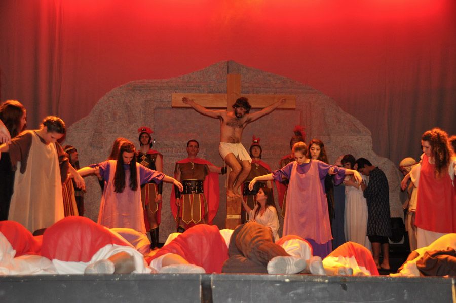 «SICUT DIXIT», el musical de la Resurrección vuelve a Burgos 1 cruz.jpg