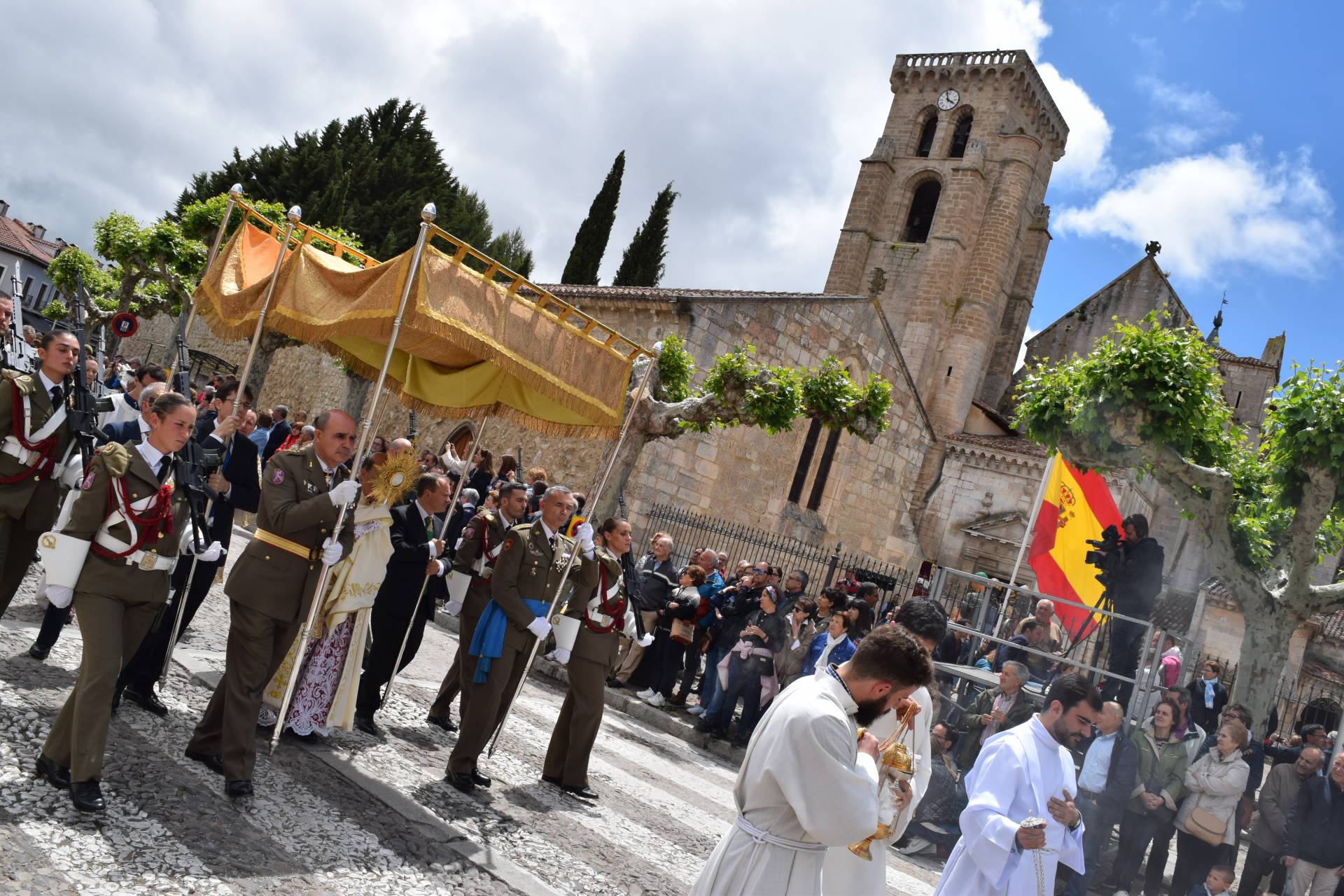 «Hay que estar en la onda para entender que Dios se haga comida y bebida» 1 curpillos burgos_39