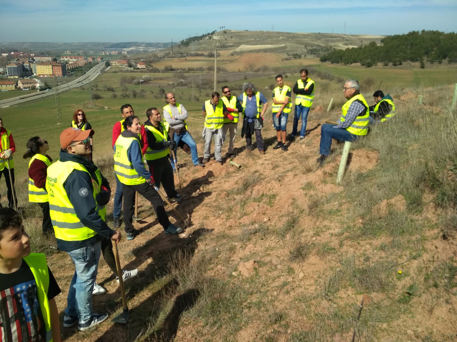 Nueva plantación de árboles para cuidar el planeta 5 dia arbol 6