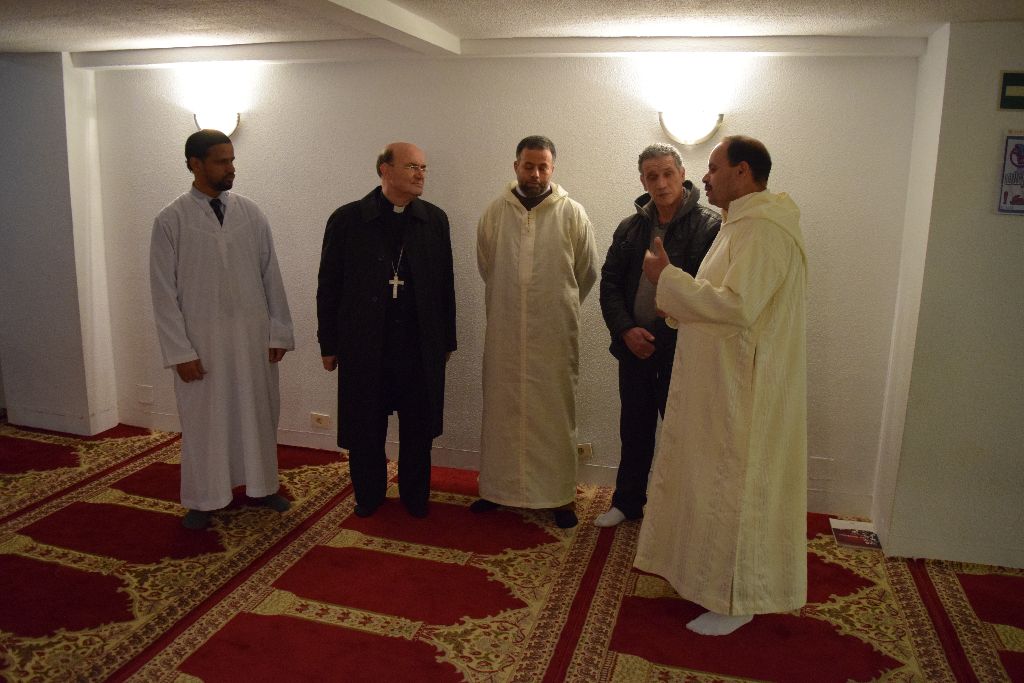 «Cristianos y musulmanes tenemos mucho que compartir» 5 dialogo-cristianos-musulmanes5.jpg