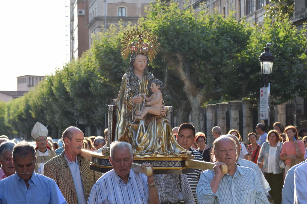 Cientos de fieles acompañan a Santa María La Mayor por las calles de la ciudad 10 dsc_0036.jpg