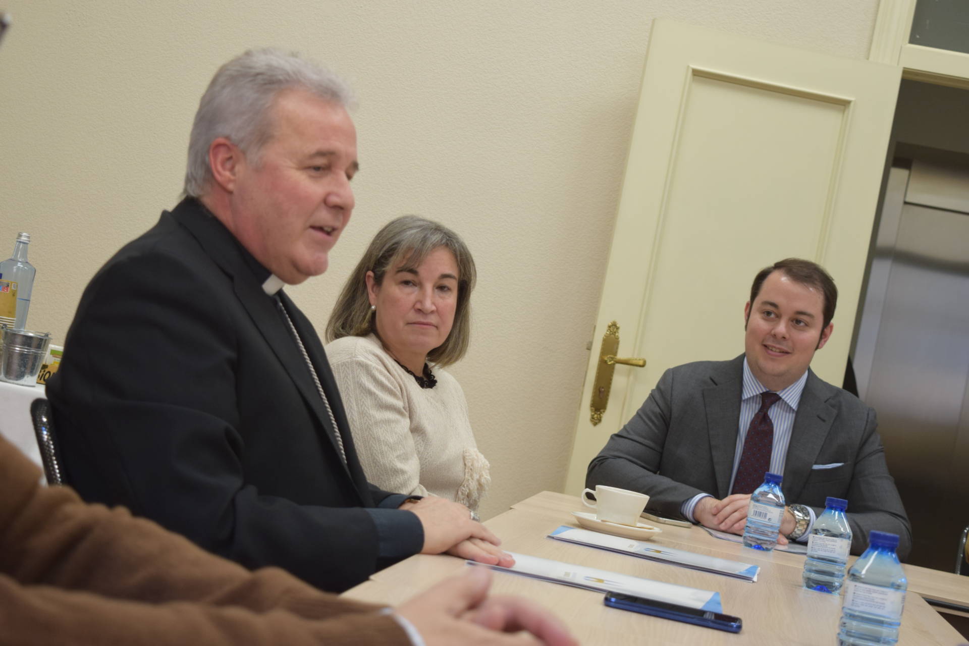 Mons. Iceta recibe a los comunicadores burgaleses en el día de su patrono 13 Mons. Iceta recibe a los comunicadores burgaleses en el día de su patrono