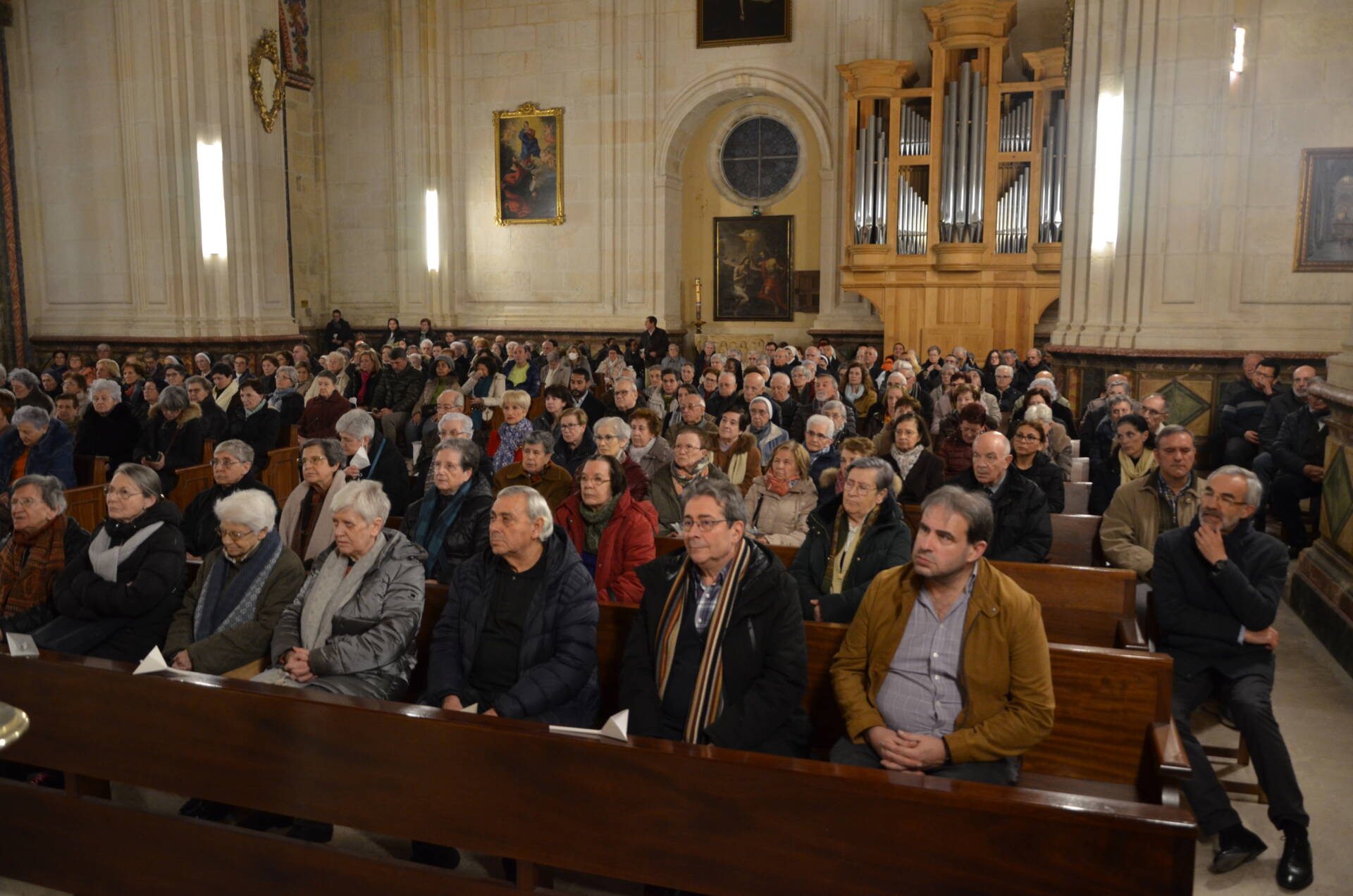 Mons. Iceta, a los consagrados, en su fiesta: «¡Qué importante es aprender a esperar y esperar bien!» 12 DSC_8222