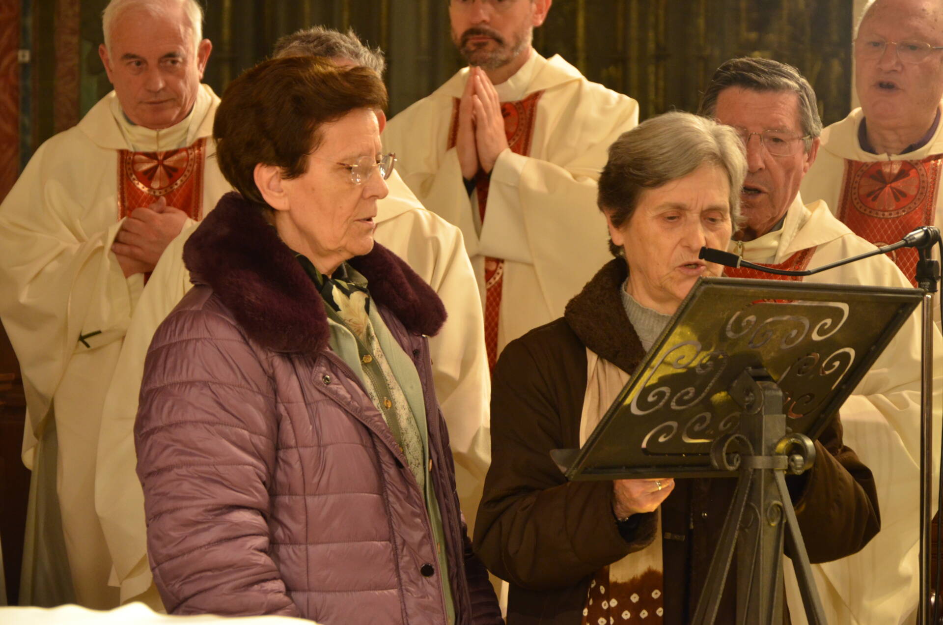 Mons. Iceta, a los consagrados, en su fiesta: «¡Qué importante es aprender a esperar y esperar bien!» 11 DSC_8278