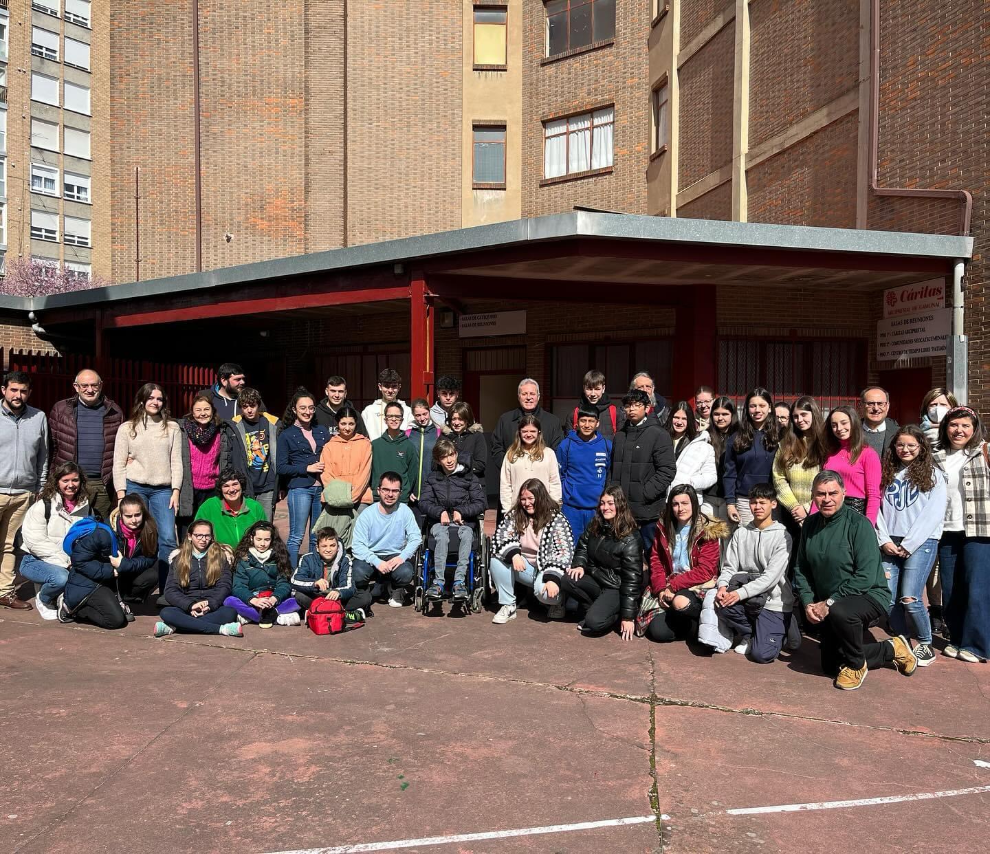 El arzobispo participa en el encuentro de jóvenes de Gamonal 1 El arzobispo participa en el encuentro de jóvenes de Gamonal