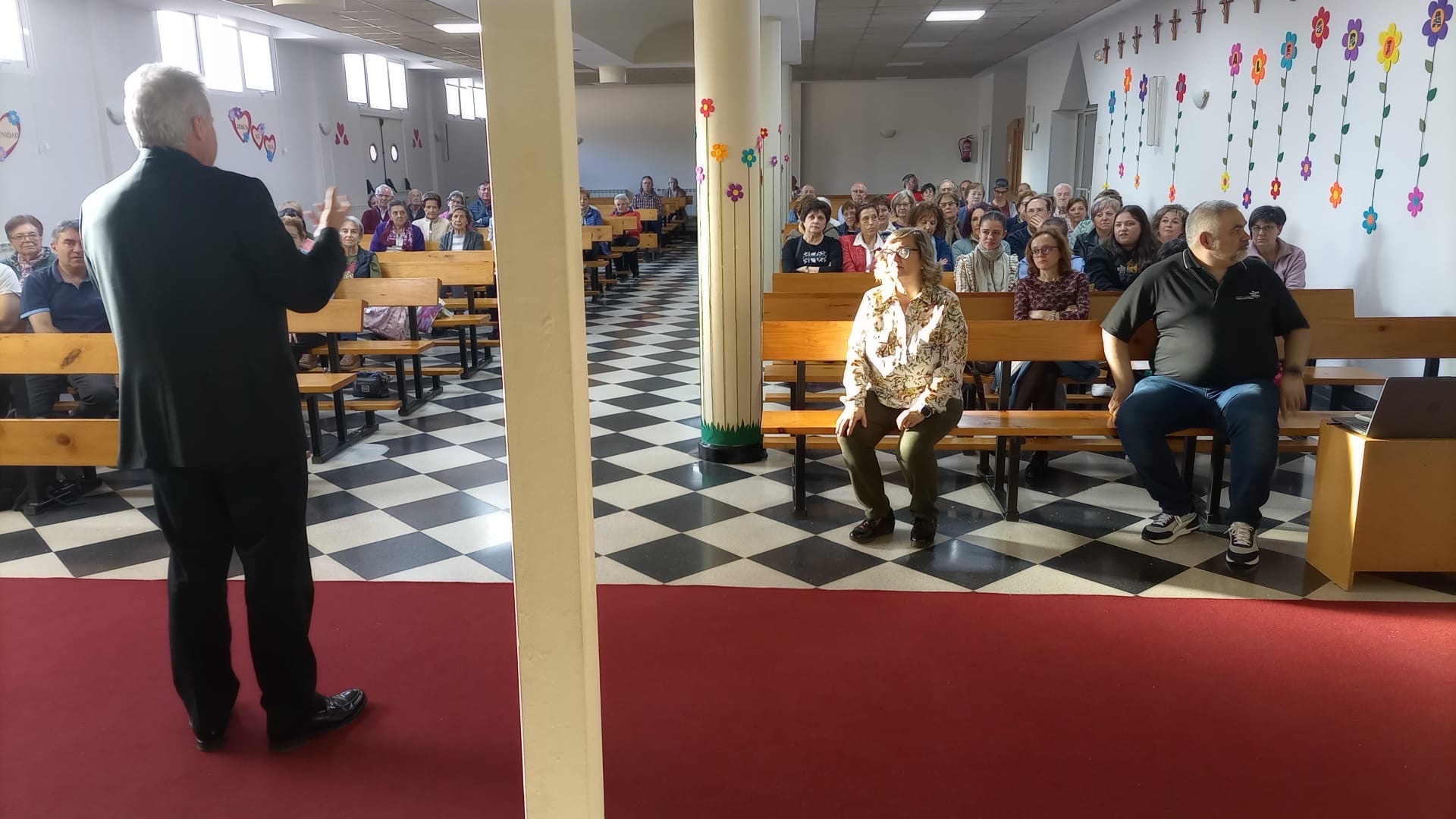 El arzobispo prosigue su visita pastoral en la parroquia del Espíritu Santo 5 El arzobispo prosigue su visita pastoral en la parroquia del Espíritu Santo