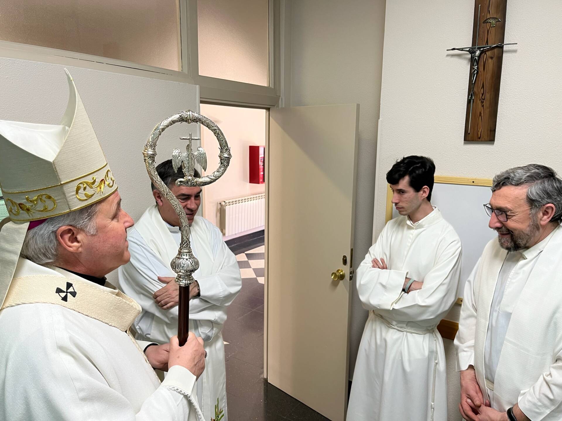 El arzobispo prosigue su visita pastoral en la parroquia del Espíritu Santo 4 El arzobispo prosigue su visita pastoral en la parroquia del Espíritu Santo