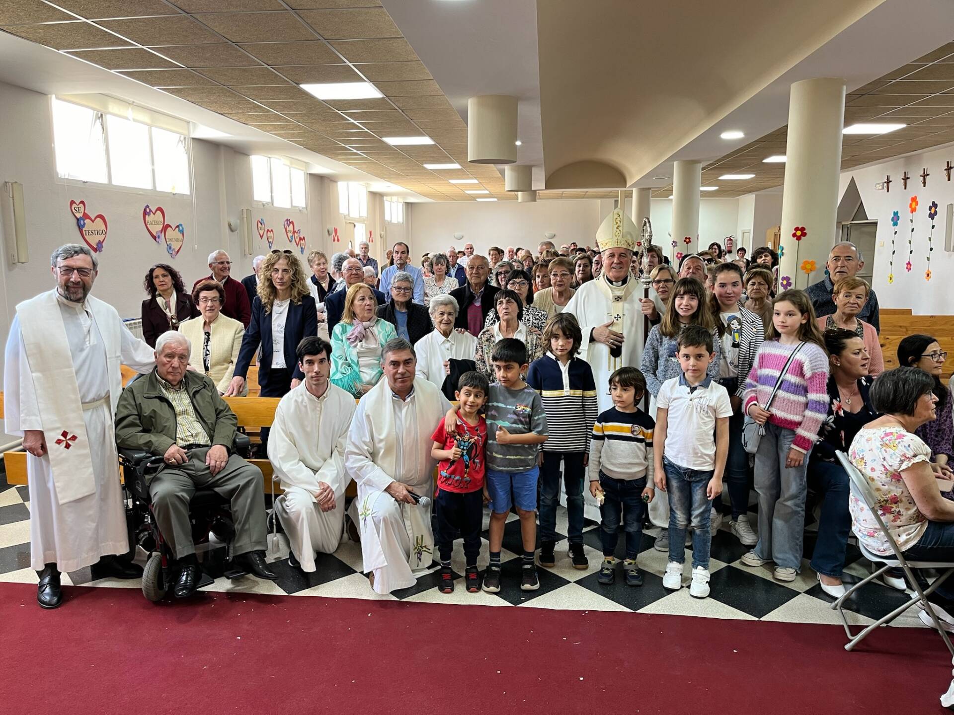 El arzobispo prosigue su visita pastoral en la parroquia del Espíritu Santo 15 El arzobispo prosigue su visita pastoral en la parroquia del Espíritu Santo