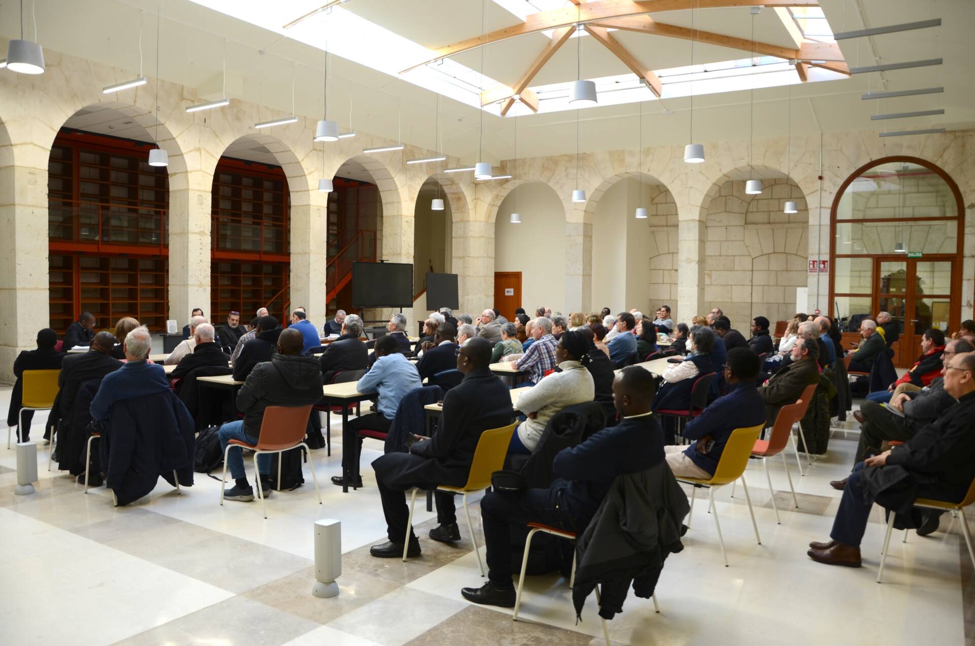 «En mi país, vivir la eucaristía es construir la paz» 6 elysée-habogorimana-defensa-tesis-facultad-teología-burgos_00002