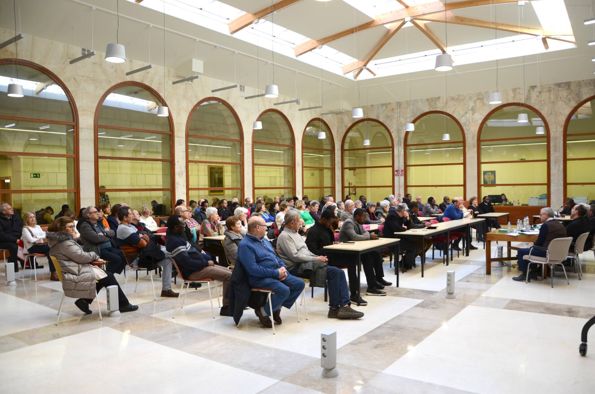 «En mi país, vivir la eucaristía es construir la paz» 2 elysée-habogorimana-defensa-tesis-facultad-teología-burgos_00006