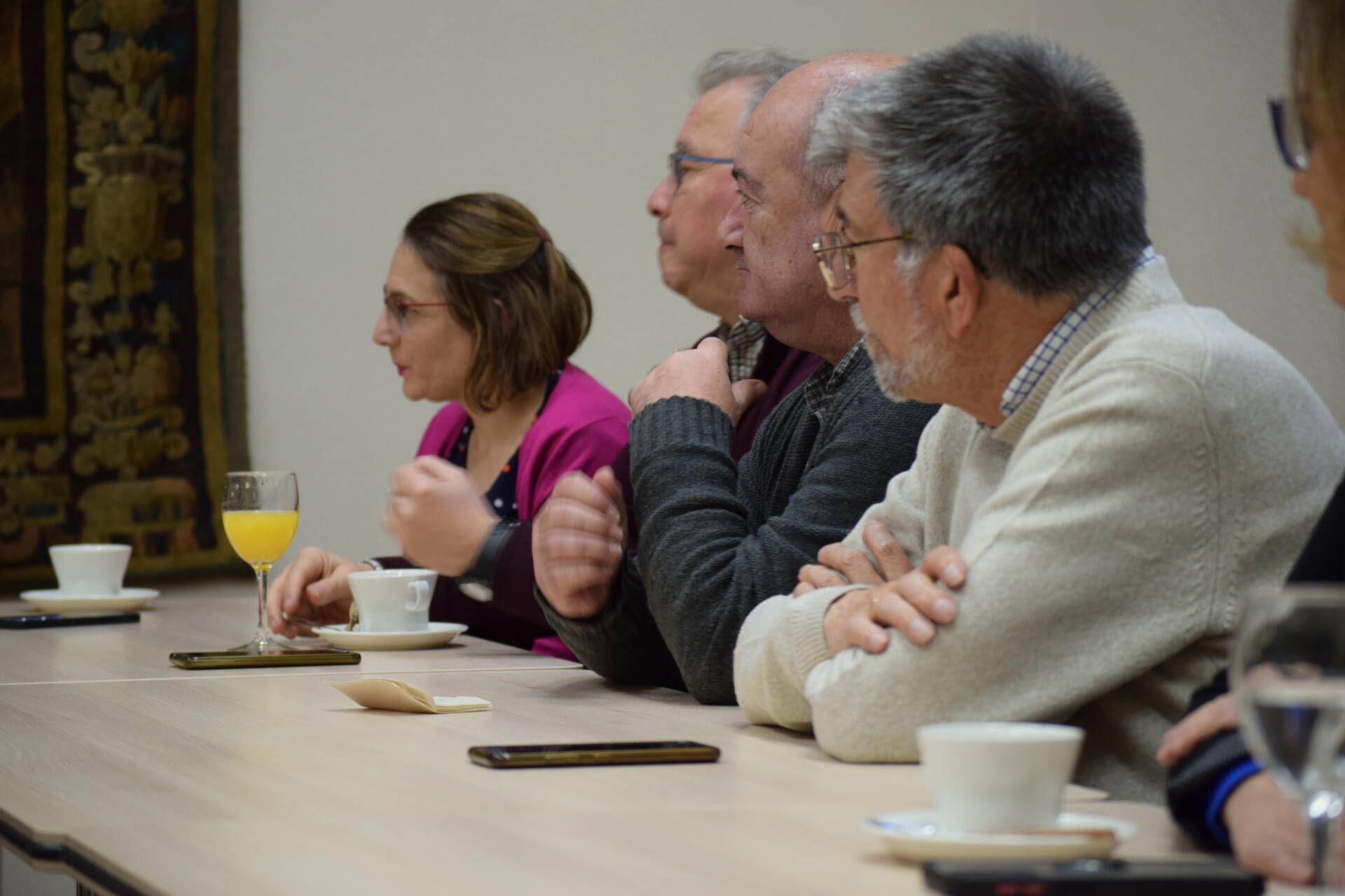 El arzobispo mantiene un encuentro con los comunicadores de la provincia 7 encuentro-arzobispo-comunicadores_00007