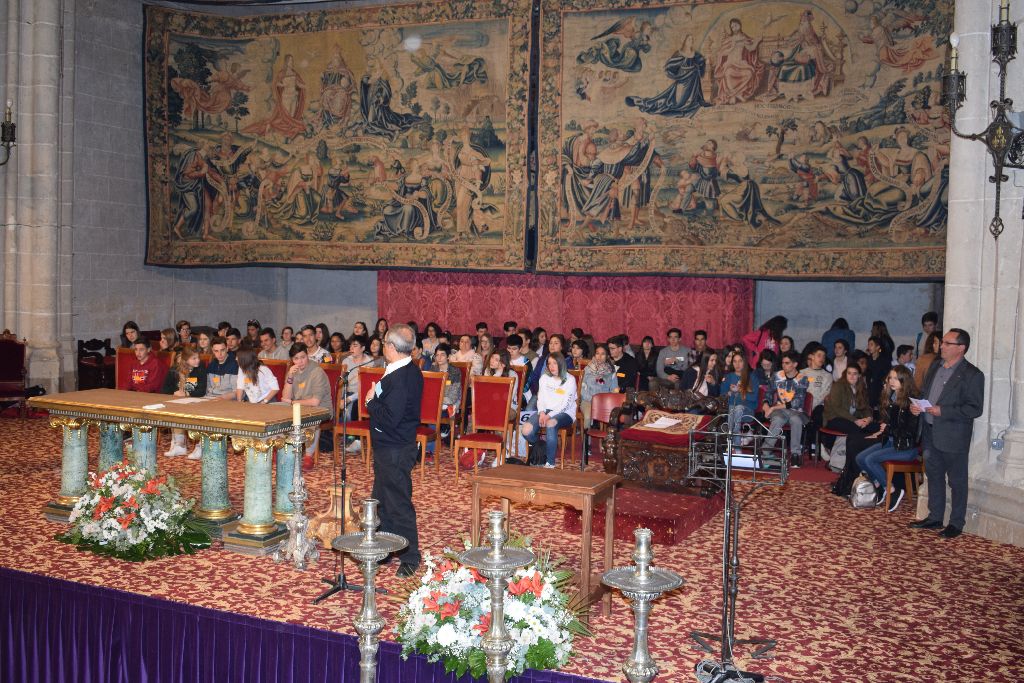 Más de 800 alumnos de religión participan en el encuentro regional de Palencia 2 encuentro-religion.jpg