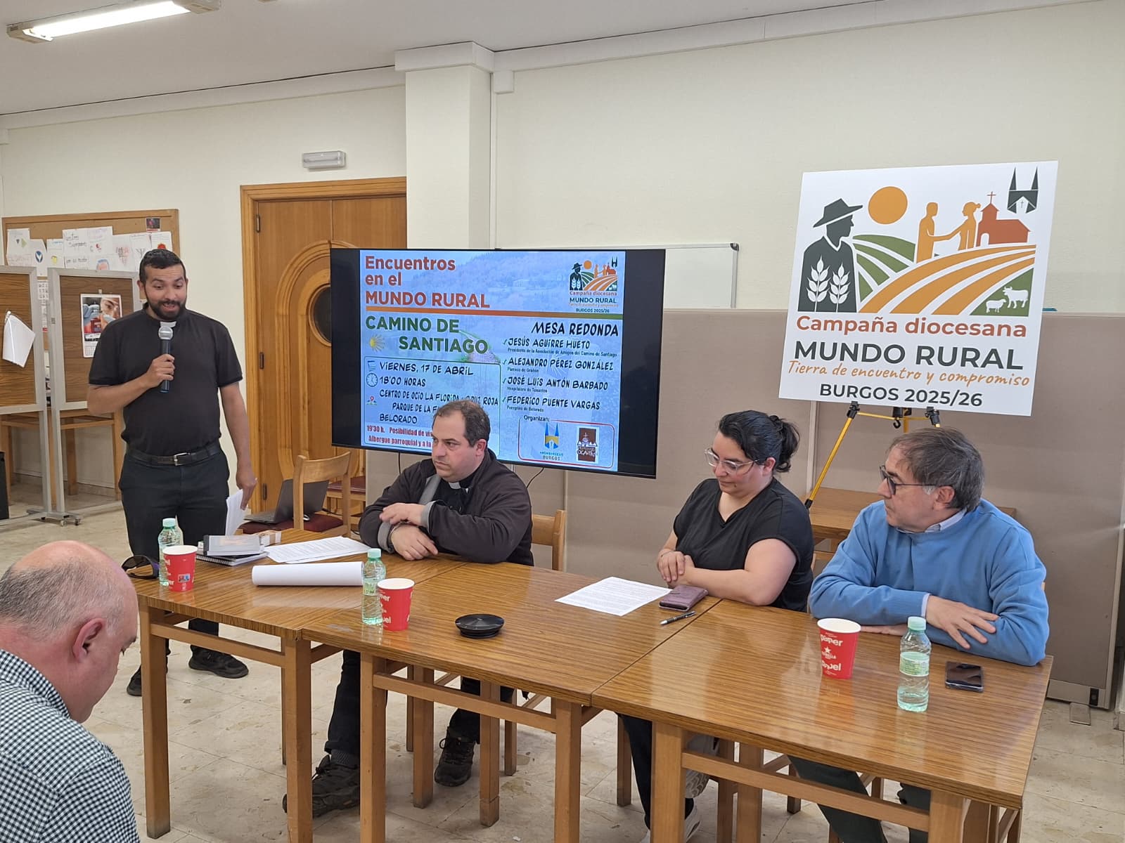 «El Camino transforma los pueblos por donde pasa y las personas» 3 encuentros-mundo-rural-belorado-camino-santiago_08