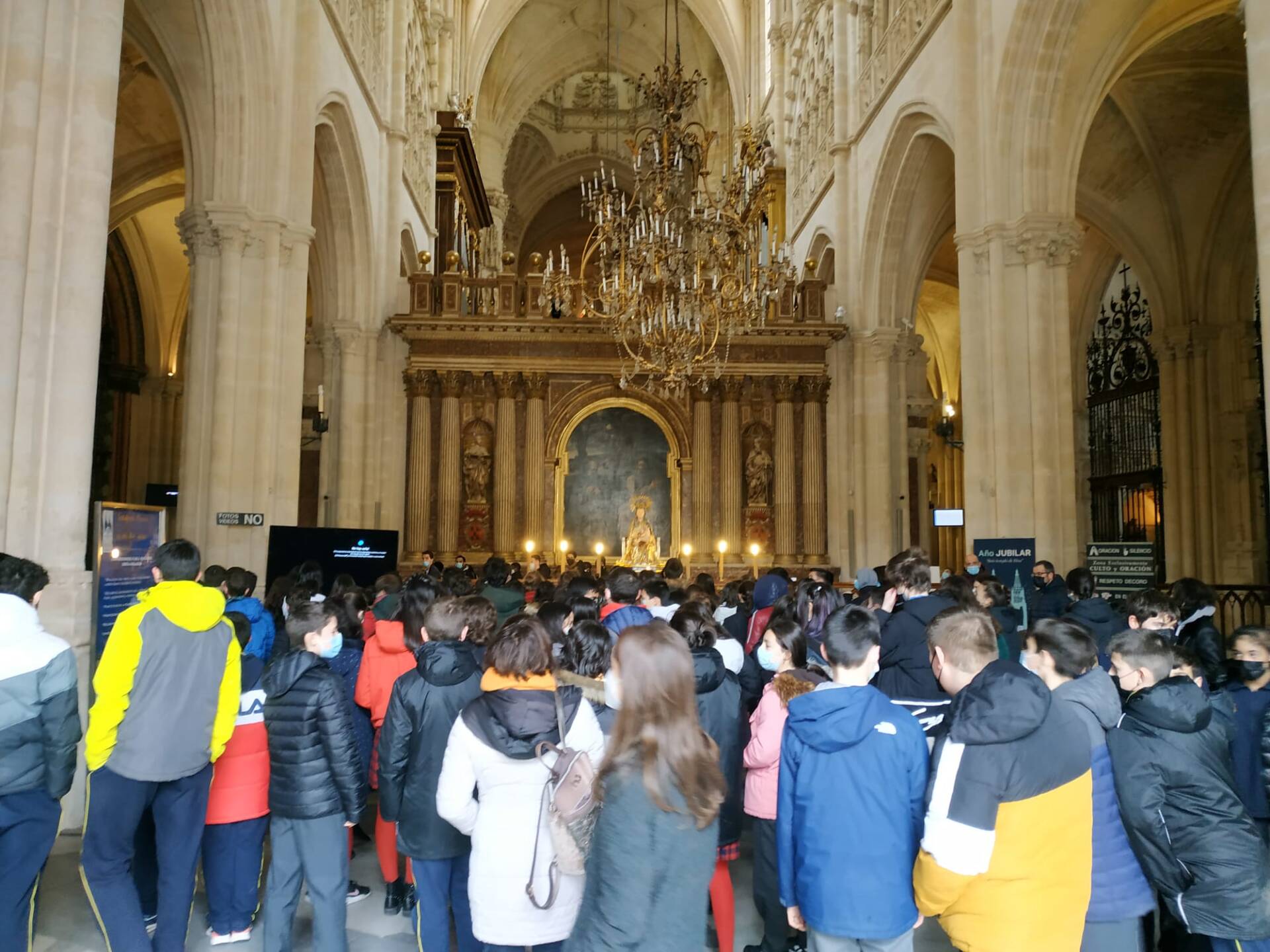 Escolares visitan la Catedral con motivo del Año Santo 4 escolares catedral burgos