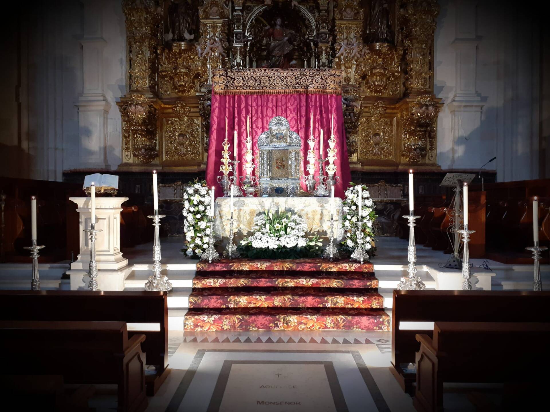 La eucaristía: fármaco para la inmortalidad, alimento para nuestra indigencia 1 eucaristia jueves santo monumento