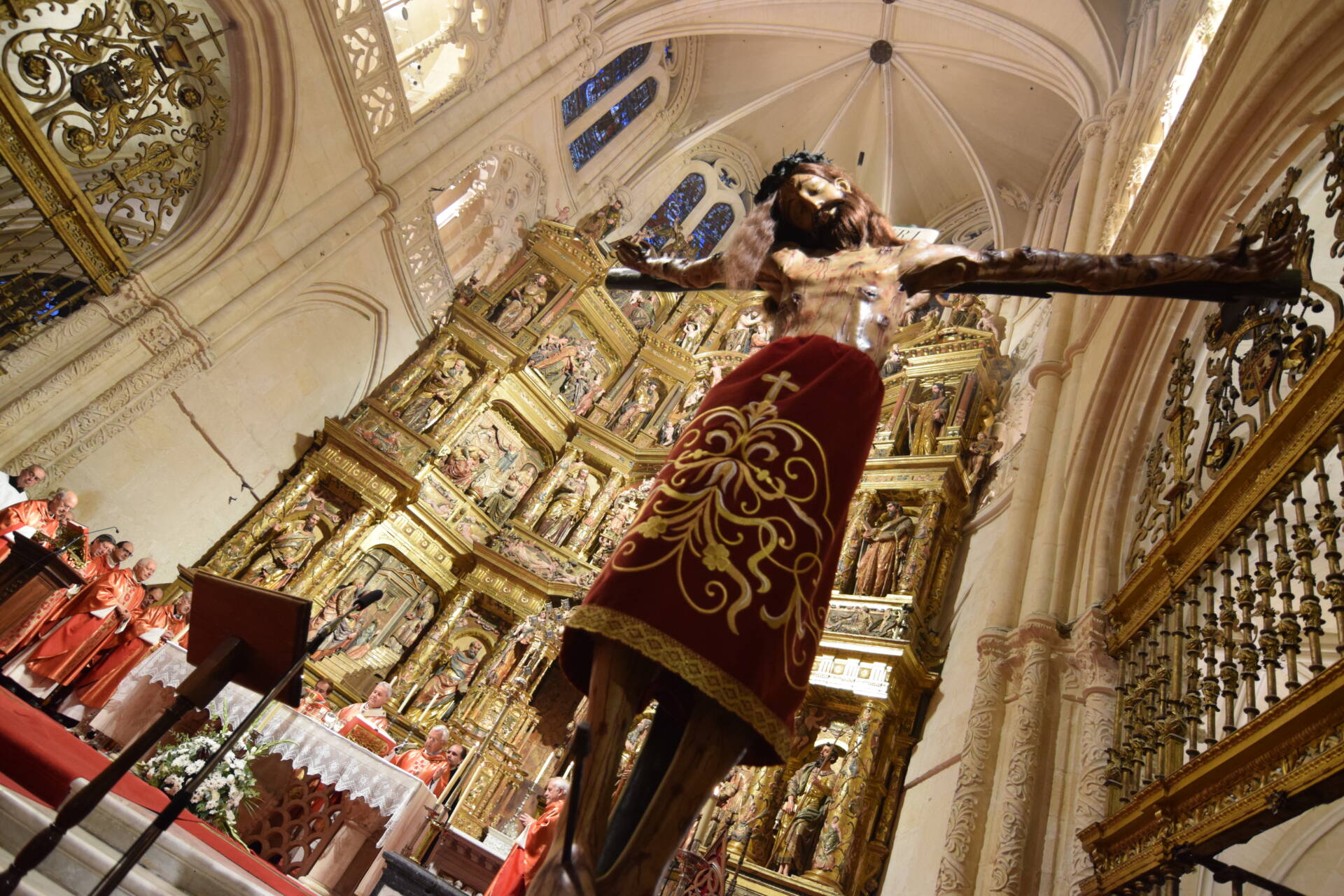 «El Señor ha probado tus sufrimientos y con su cruz te da la vida eterna» 1 exaltacion santa cruz cristo burgos