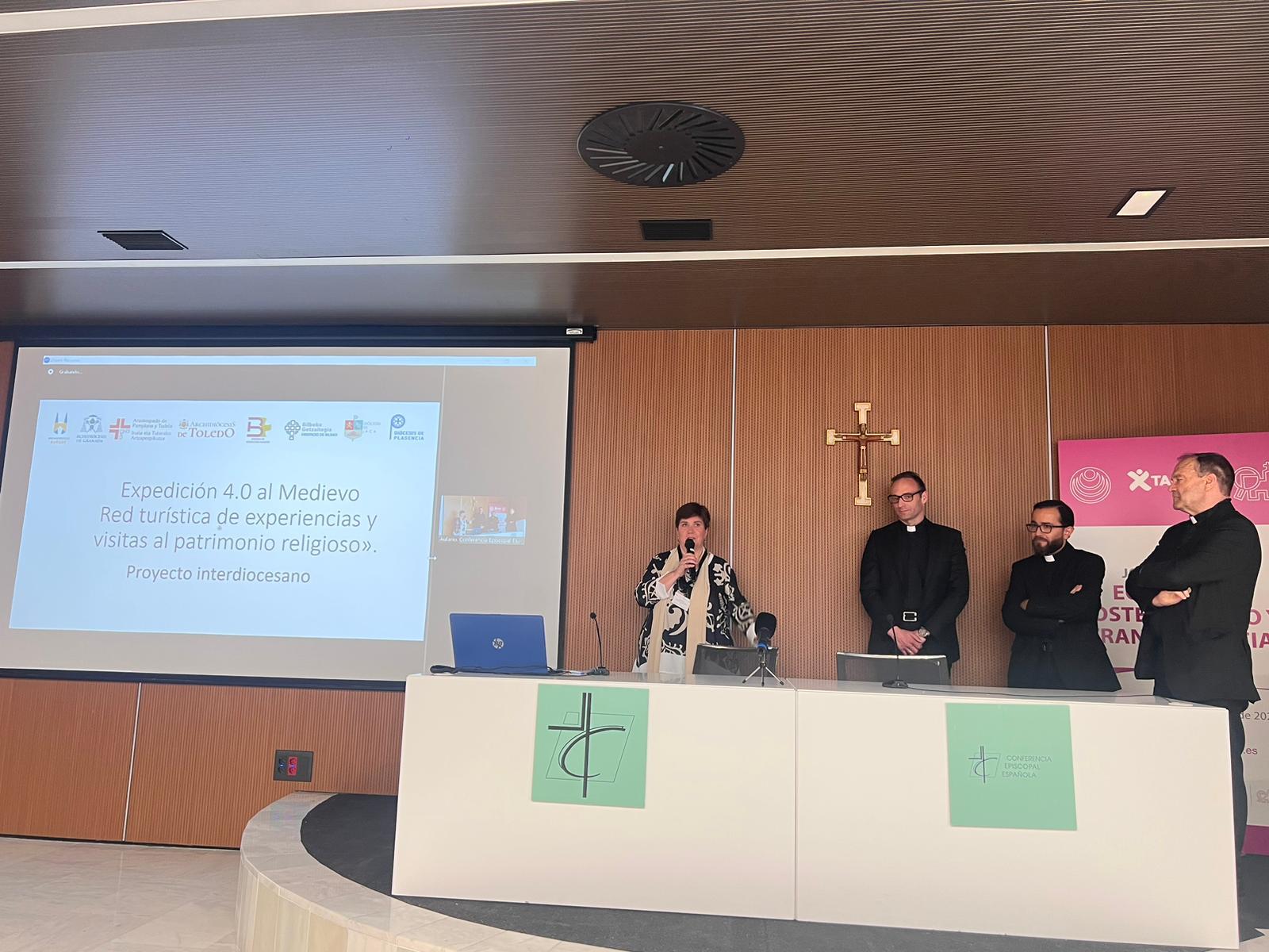 La CEE reconoce el trabajo de la archidiócesis de Burgos en la iniciativa 'Expedición 4.0 al Medievo' 2 La CEE reconoce el trabajo de la archidiócesis de Burgos con un premio a la iniciativa 'Exposición 4.0 al Medievo'