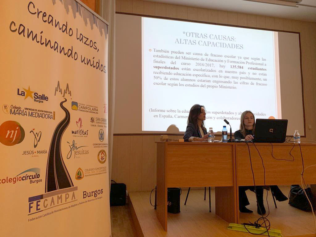 «La gran tribu educativa», propuesta formativa para familias de la federación católica de AMPAS 1 Imagen de la primera de las conferencias de «La gran tribu educativa».