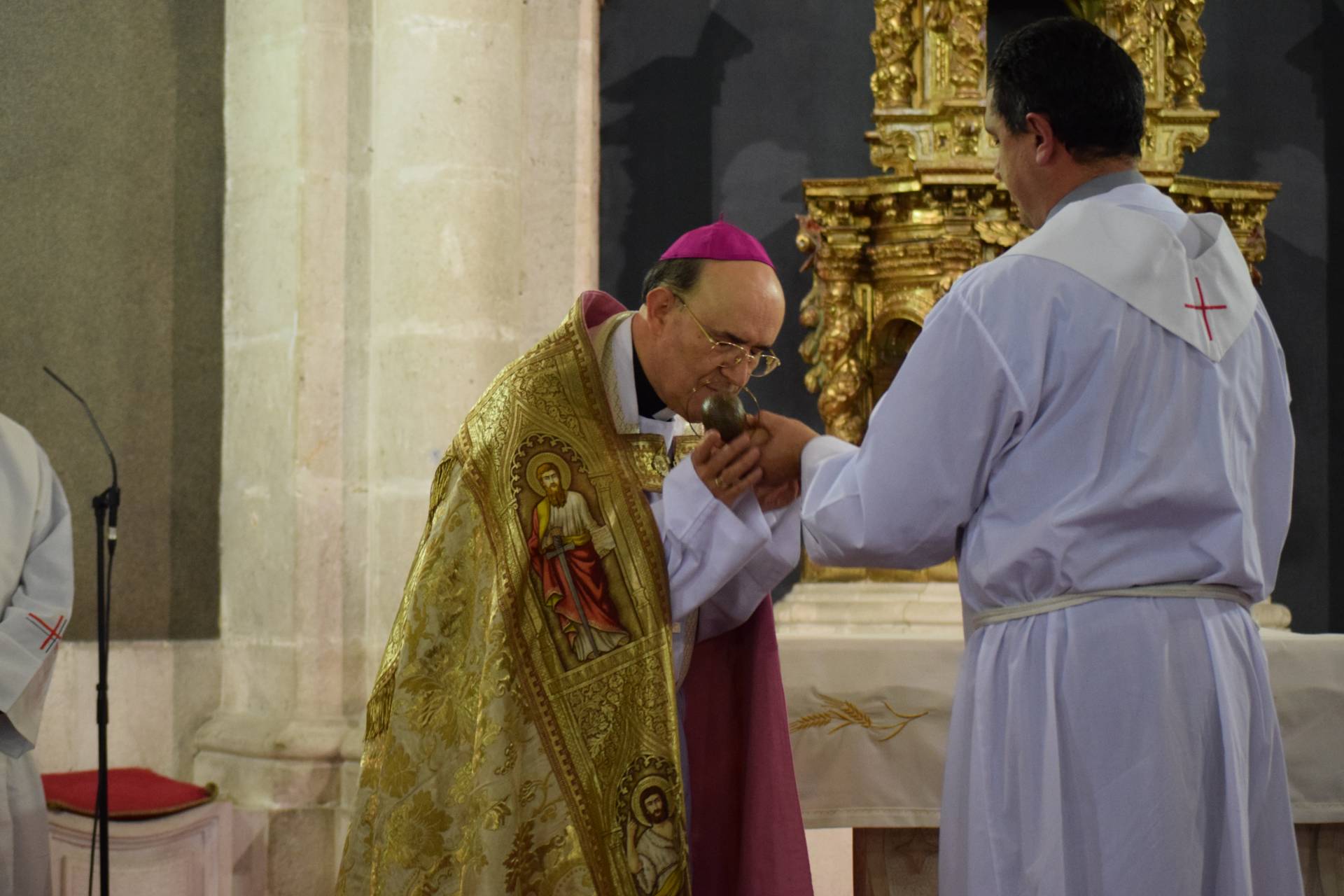 «Pedid al Señor que sea un obispo sencillo» 5 felicitacion navidad_5