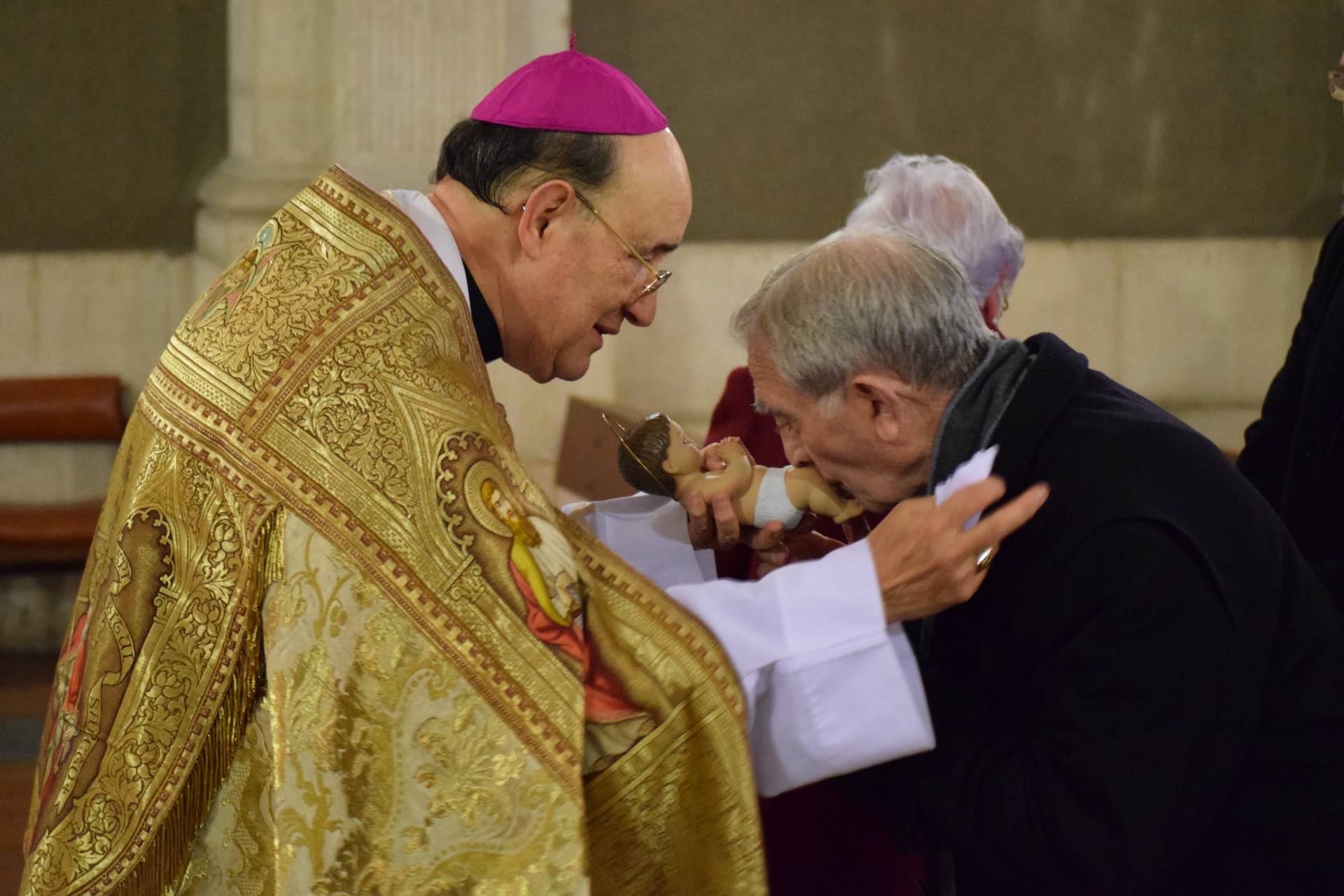 «Pedid al Señor que sea un obispo sencillo» 7 felicitacion navidad_7