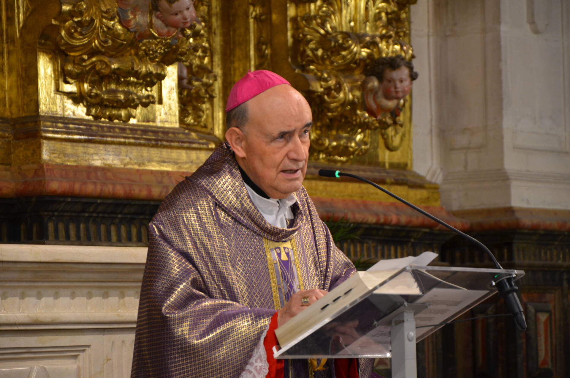 «La educación es una de las formas más altas de caridad cristiana» 9 fidel-herráez-jubileo-docentes-catedral-burgos_00004