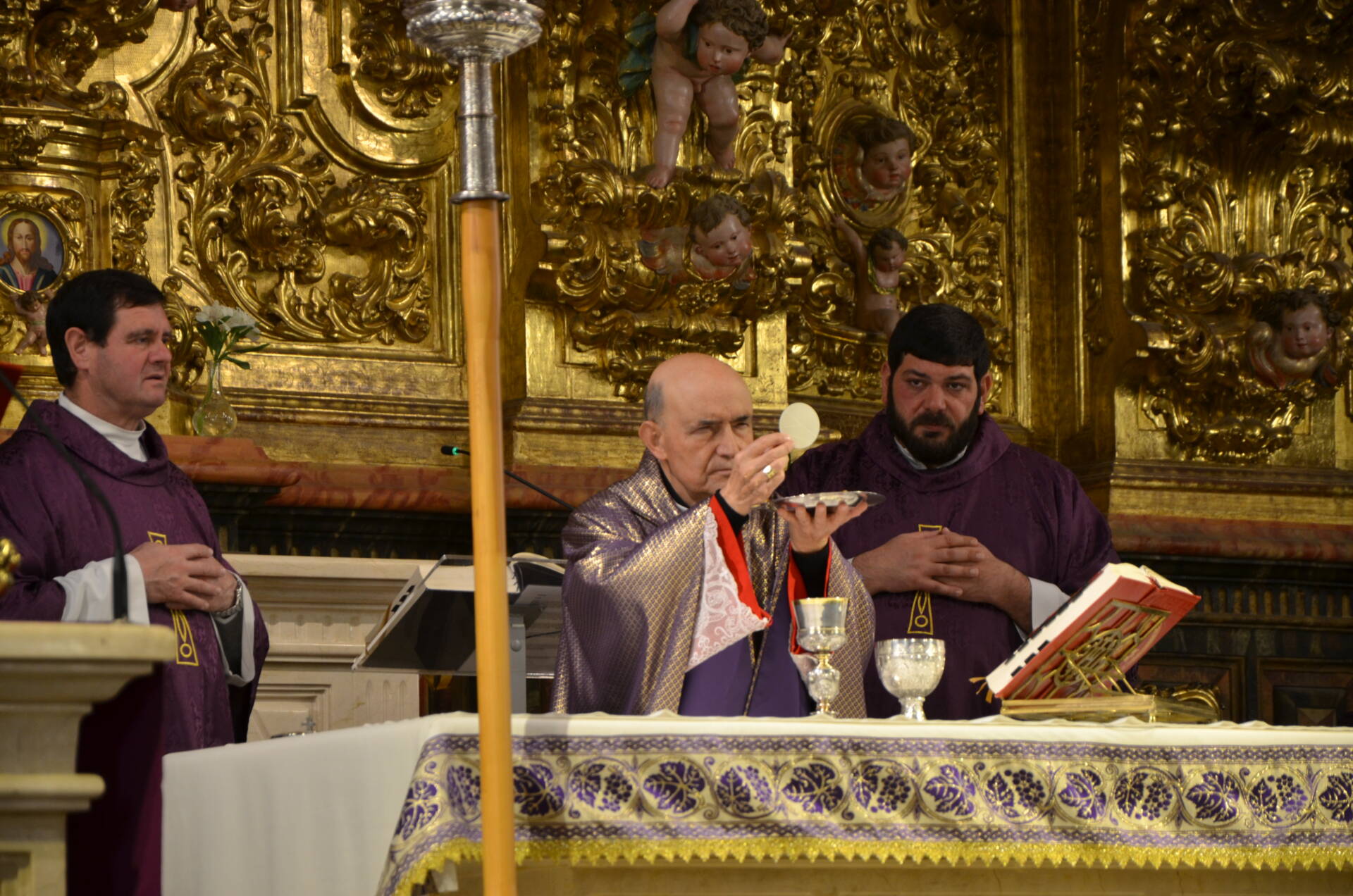 «La educación es una de las formas más altas de caridad cristiana» 8 fidel-herráez-jubileo-docentes-catedral-burgos_00008