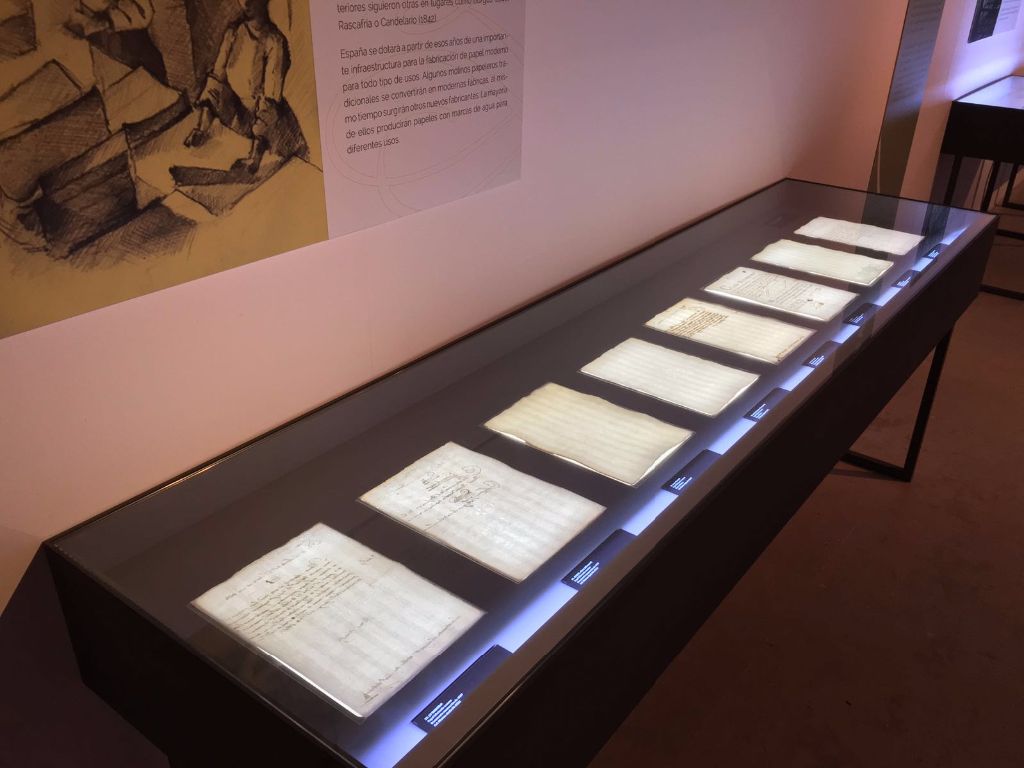La catedral acoge una exposición sobre filigranas y marcas de agua en documentos de papel 1 filigranas-papel-1.jpeg