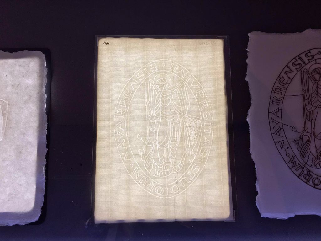 La catedral acoge una exposición sobre filigranas y marcas de agua en documentos de papel 3 filigranas-papel-4.jpeg
