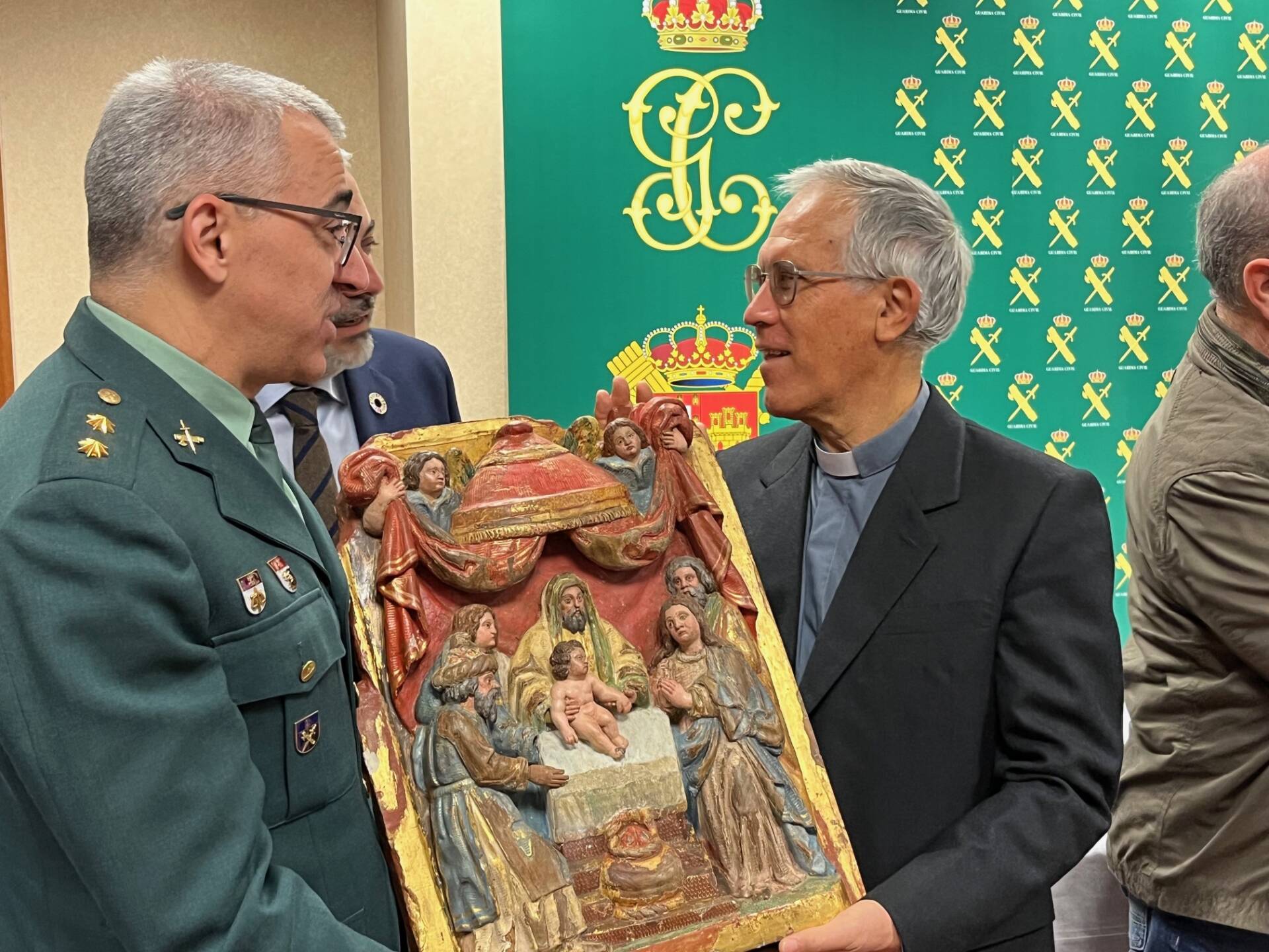 Recuperadas dos obras robadas de la Ermita "Virgen del Castillo" de Las Hormazas 10 foto12
