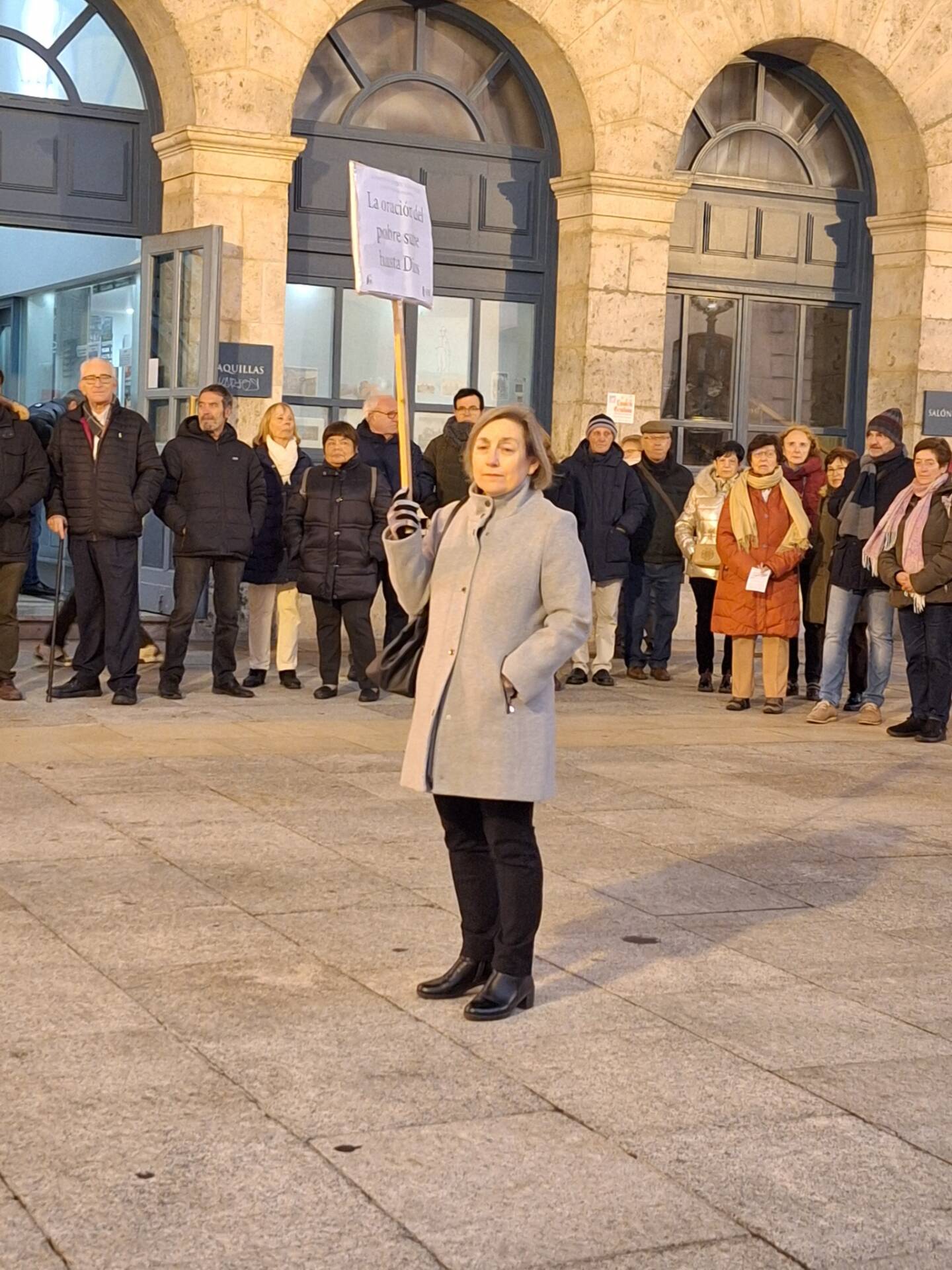 Formación Sociopolítica realiza un gesto público en la Jornada Mundial de los Pobres 5 Formación Sociopolítica realiza un gesto público en la Jornada Mundial de los Pobres