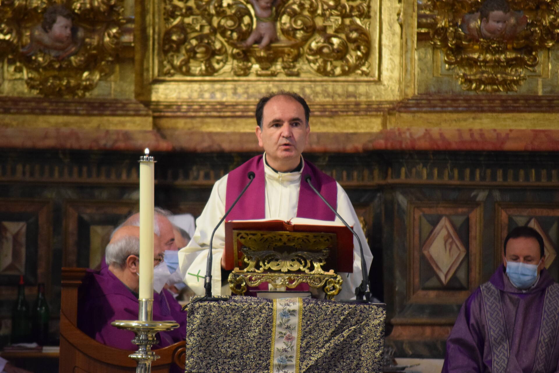 El clero diocesano reza por sus hermanos difuntos del presbiterio 2 hermanos difuntos