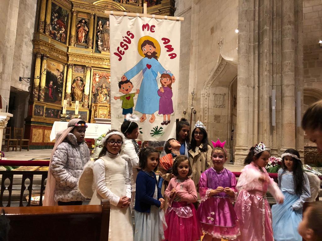 Los niños de Aranda recuerdan a los santos con la fiesta de «Holywins» 3 holywins 5